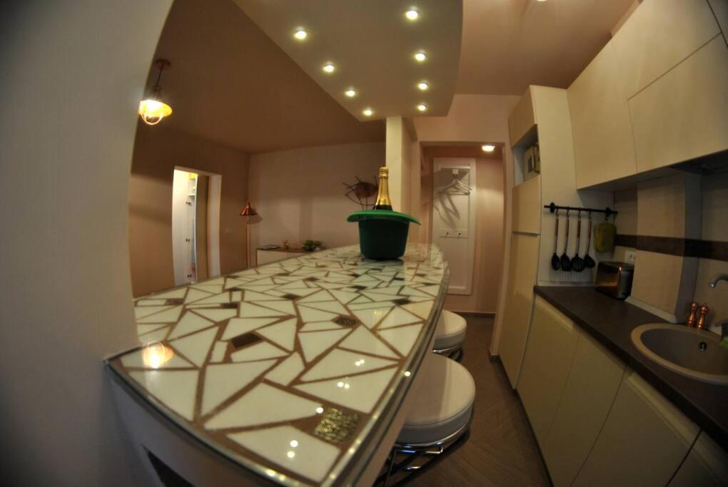 Modern & Central Apartment In North Of Bukarest Exterior foto
